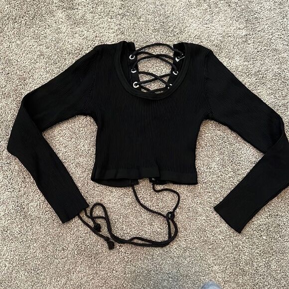 Fashionnova Crop open back Long Sleeve - Picture 1 of 4